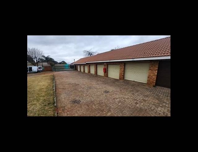 2 BEDROOM TOWNHOUSE FOR SALE IN PRIMROSE